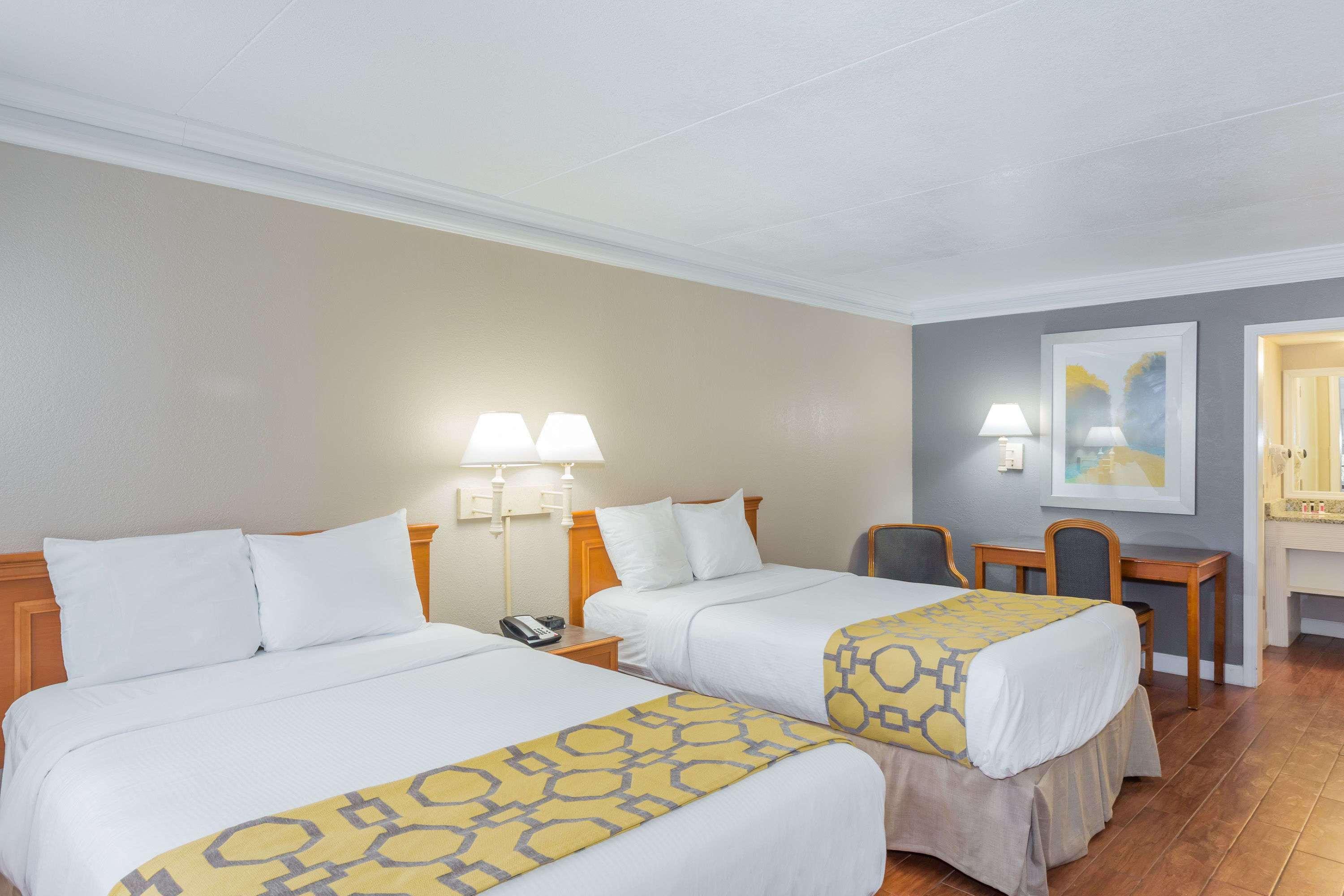 Casa Bella Inn & Suites Extended Stay Tallahassee Eksteriør billede