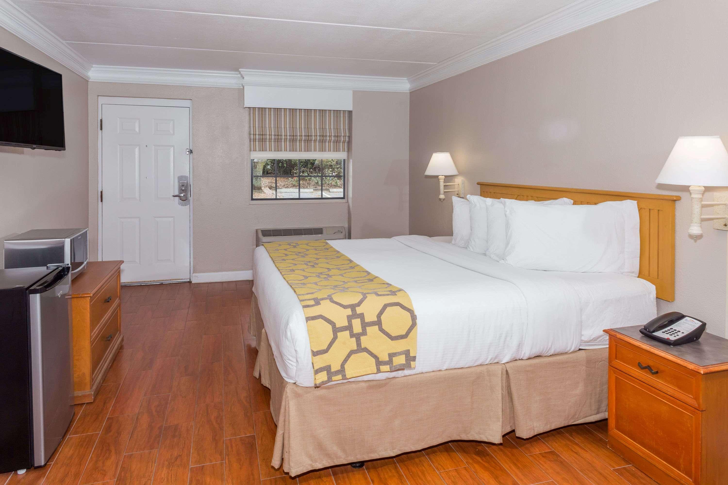 Casa Bella Inn & Suites Extended Stay Tallahassee Eksteriør billede