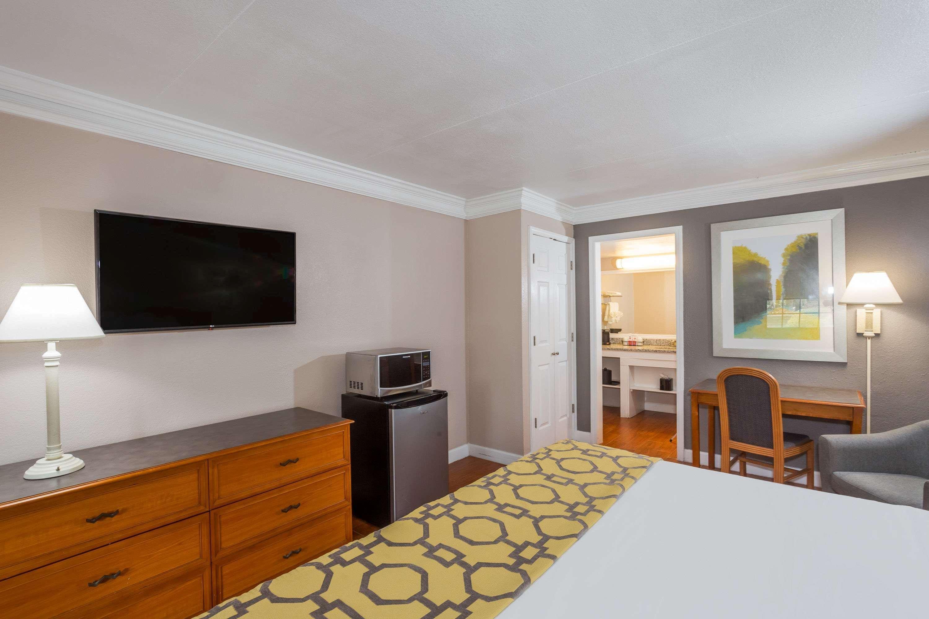 Casa Bella Inn & Suites Extended Stay Tallahassee Eksteriør billede