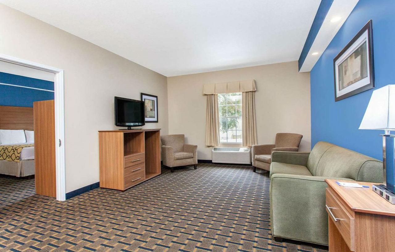 Casa Bella Inn & Suites Extended Stay Tallahassee Eksteriør billede